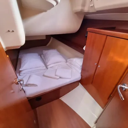 Sail Boat Animato