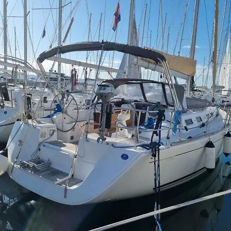 Sail Boat Animato